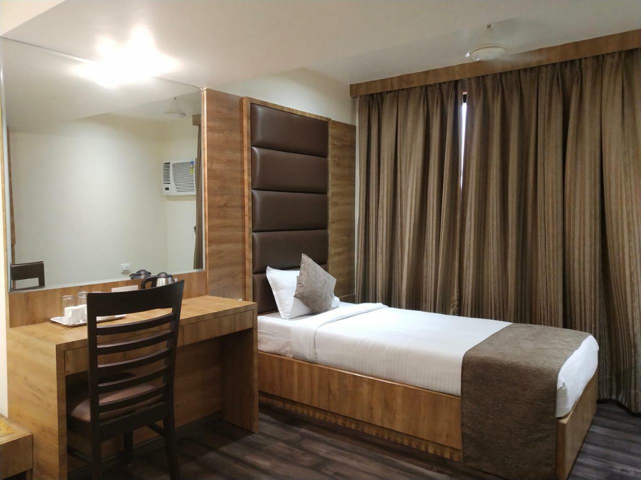 Hotel Heritage Dakshin Наві-Мумбаї Екстер'єр фото